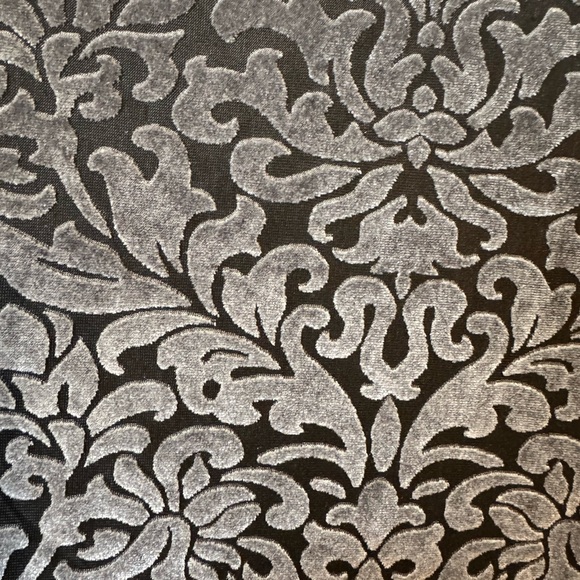 GORGEOUS White House Black Market Black/Silver Velour TOP   XXSMALL    #U - Picture 5 of 8